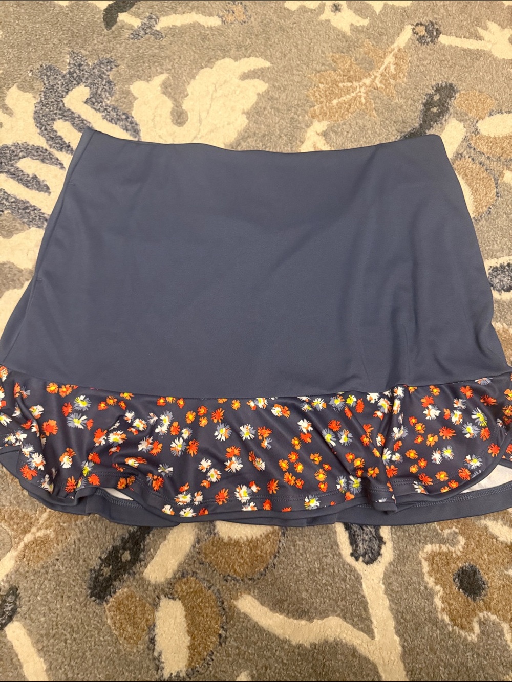 Callaway Women's  Floral Ruffle Hem Skort size L like new has pockets